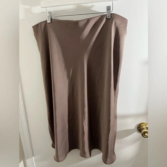 Elegant Brown Satin Nordstrom Rack Skirt - Picture 4 of 6